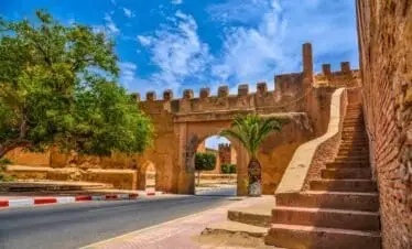 Puerta histórica en Marruecos, viaje cultural y turístico, Marruecos, turismo cultural, excursiones Marruecos.